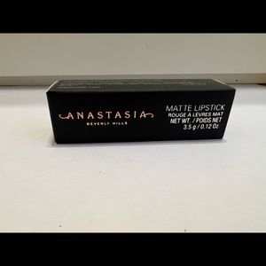 Anastasia Beverly Hills Matte Lipstick (Rosewood)